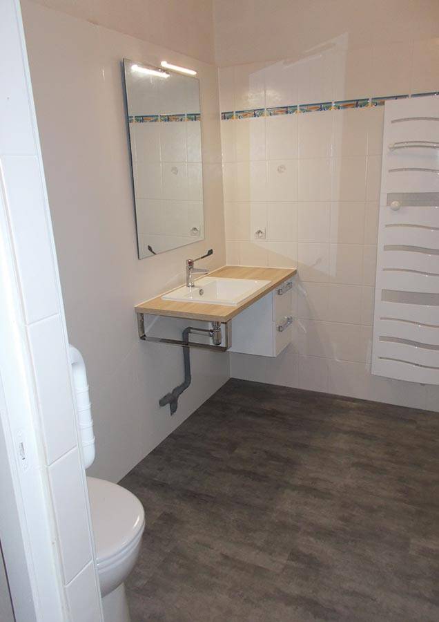 Meuble sous vasque accessible